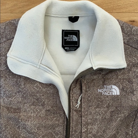 Beige North Face! Never worn! - Picture 2 of 4
